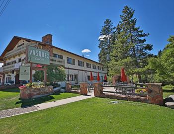 Vasquez Creek Inn exterior.